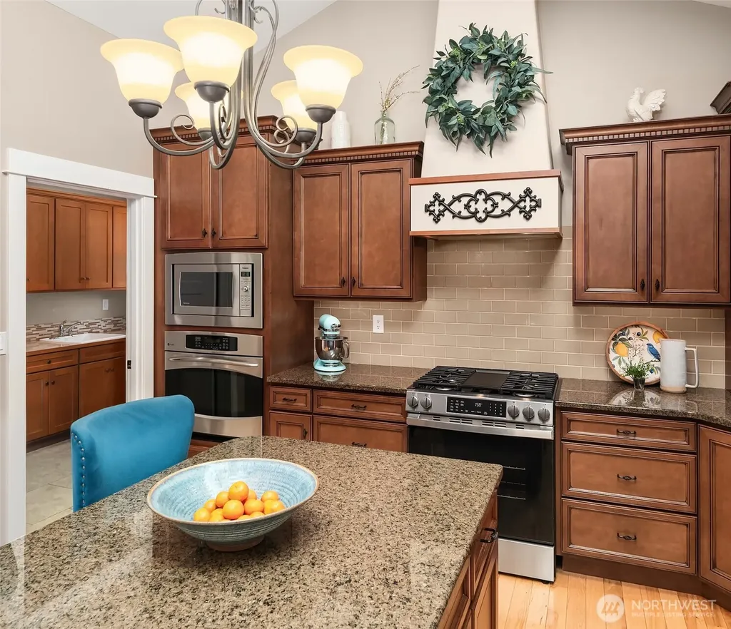 2312 NE Solar View Court Poulsbo WA 98370