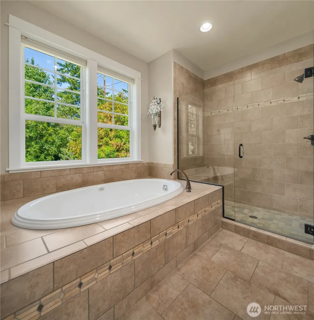 2312 NE Solar View Court Poulsbo WA 98370