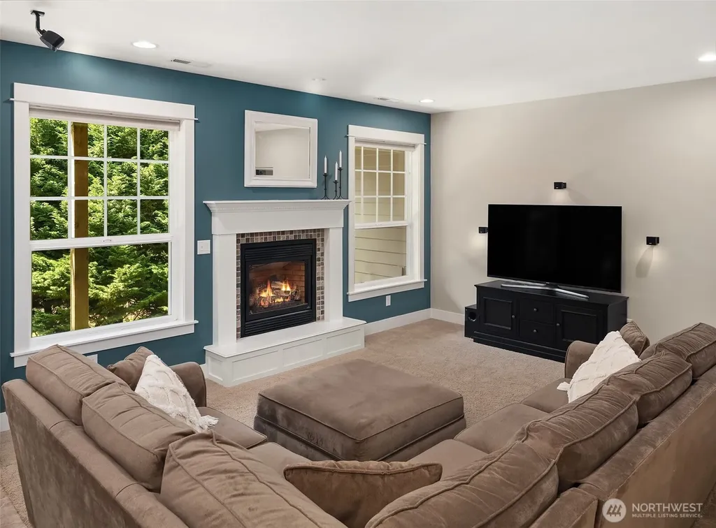 2312 NE Solar View Court Poulsbo WA 98370