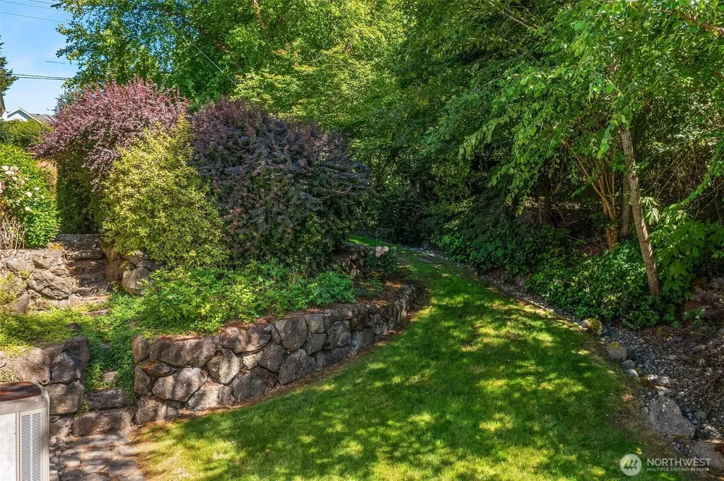 2312 NE Solar View Court Poulsbo WA 98370