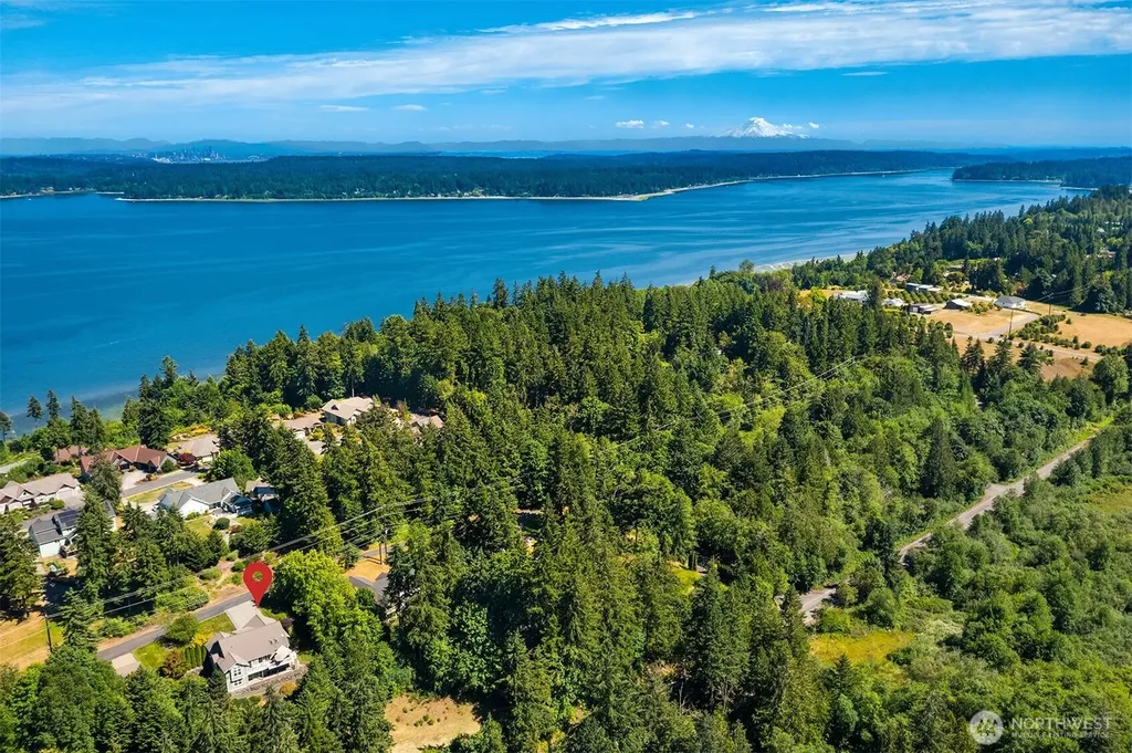 2312 NE Solar View Court Poulsbo WA 98370