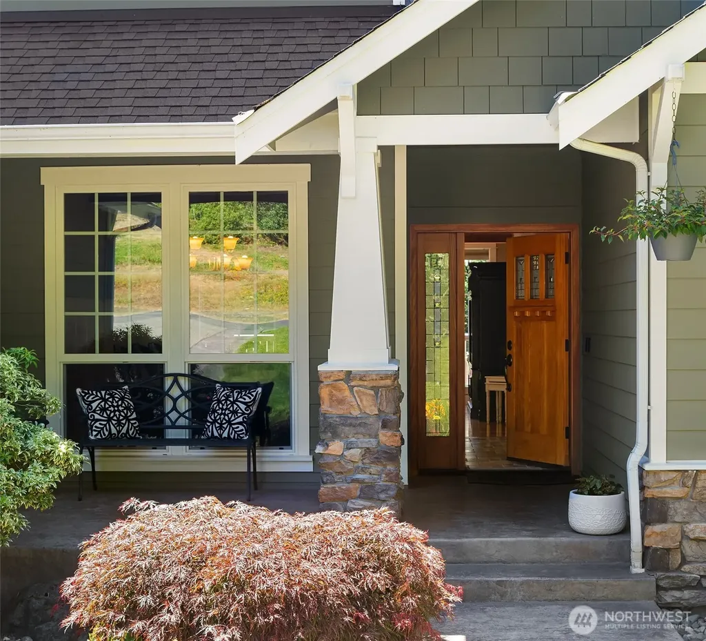 2312 NE Solar View Court Poulsbo WA 98370