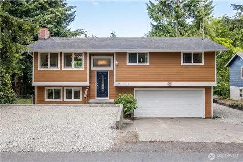 3105 13th Street SW Puyallup WA 98373