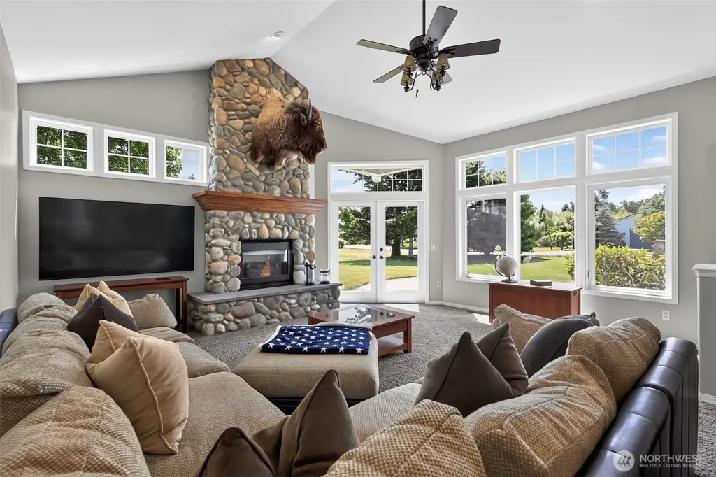 3601 214th Avenue E Lake Tapps WA 98391