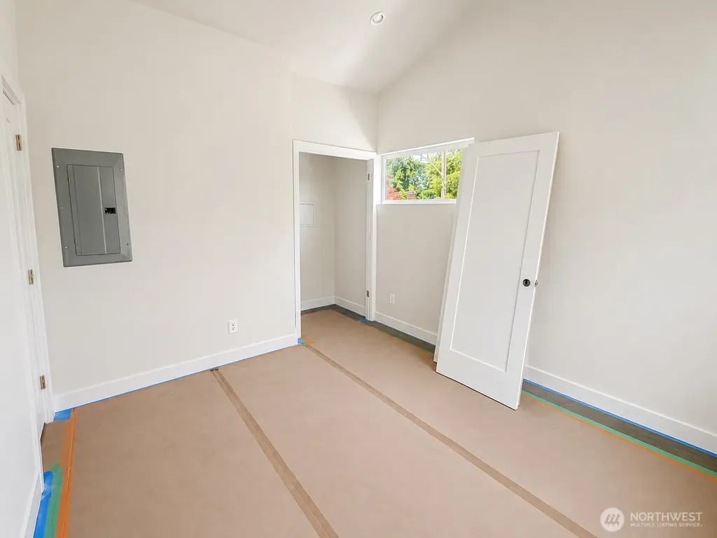 4909 SW Canada Drive Seattle WA 98136