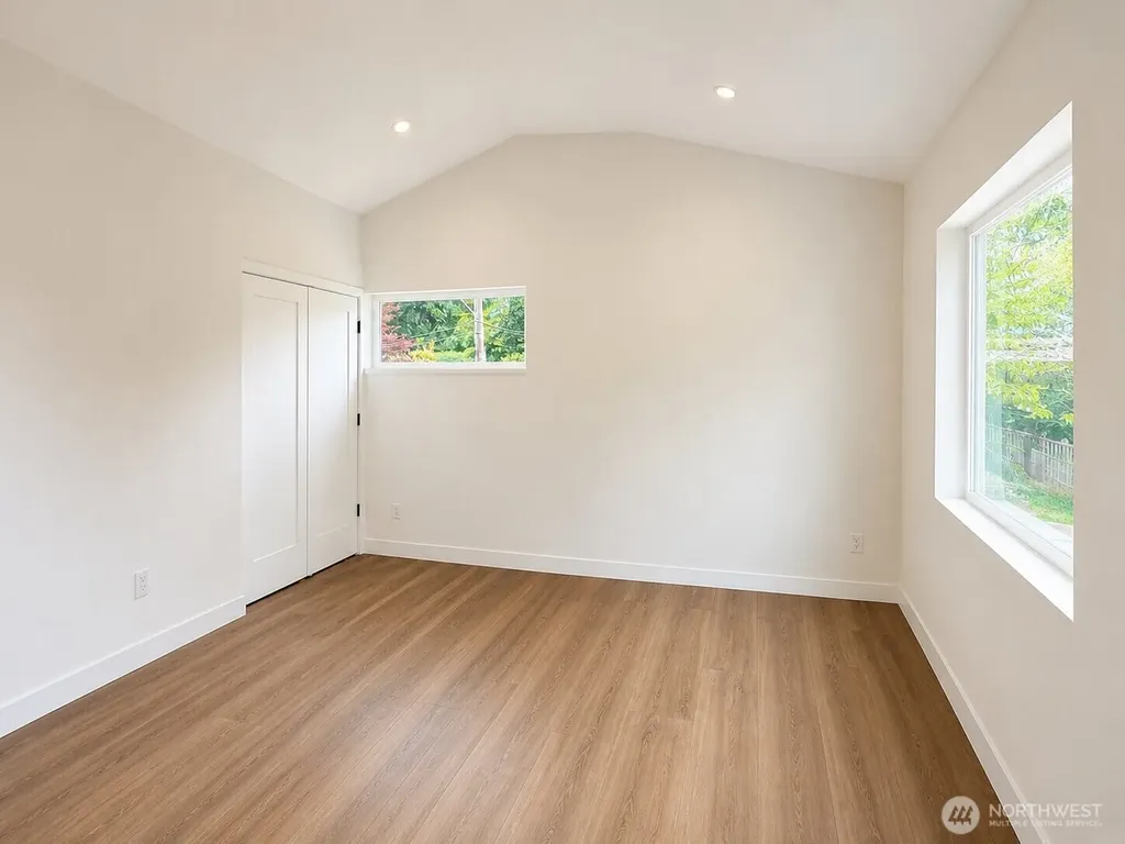 4909 SW Canada Drive Seattle WA 98136