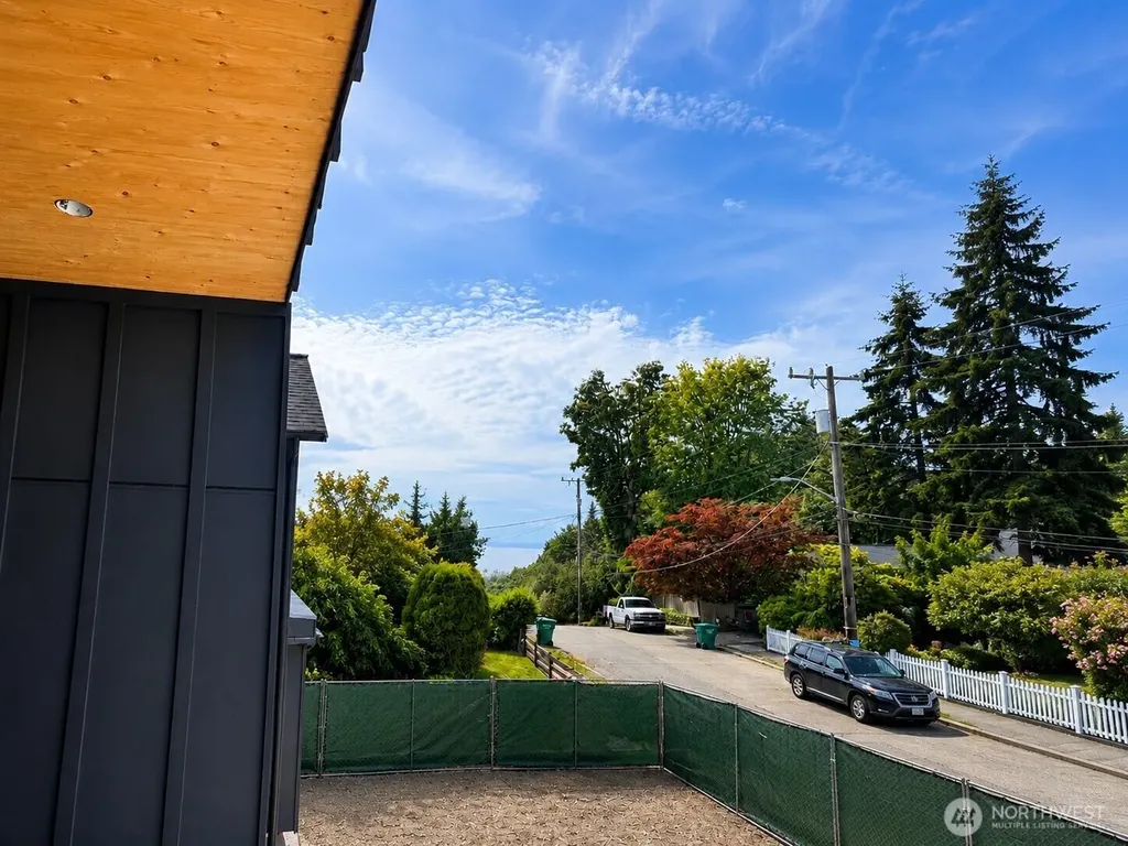 4909 SW Canada Drive Seattle WA 98136