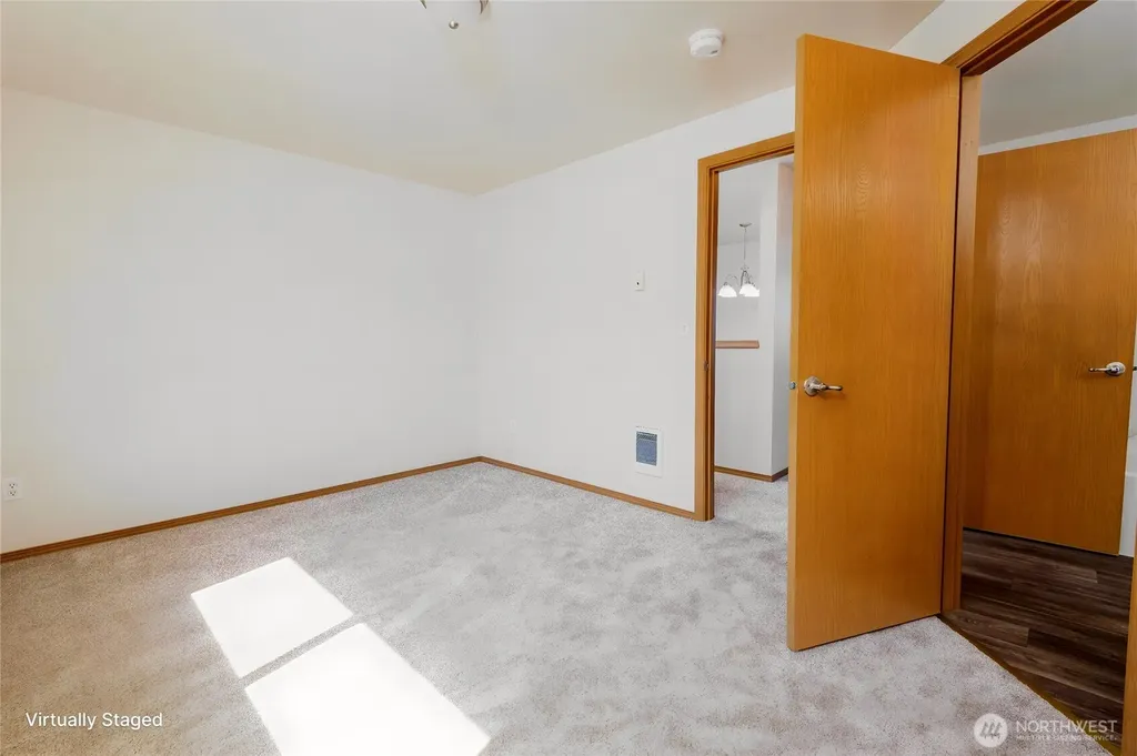 1031 E 43rd Street Court Tacoma WA 98404