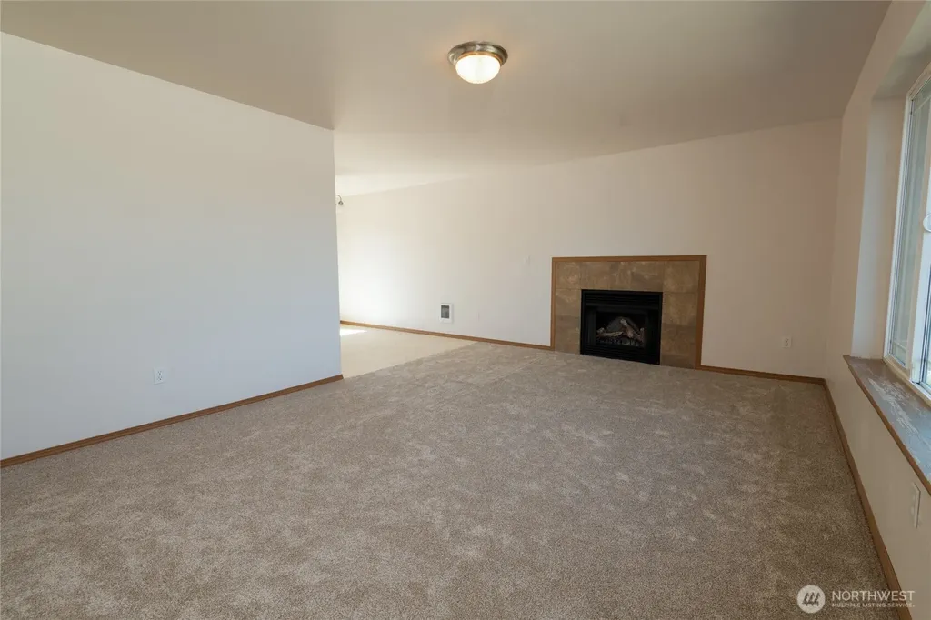 1031 E 43rd Street Court Tacoma WA 98404