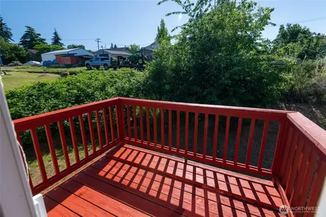 1031 E 43rd Street Court Tacoma WA 98404