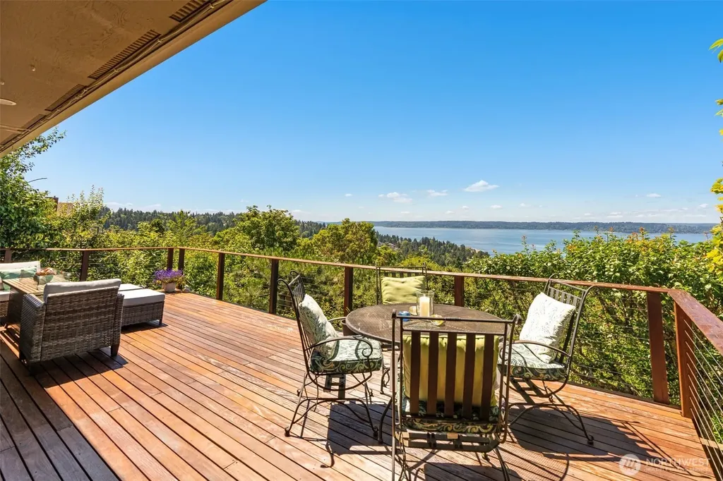 8447 42nd Avenue SW Seattle WA 98136