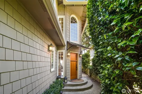 8447 42nd Avenue SW Seattle WA 98136