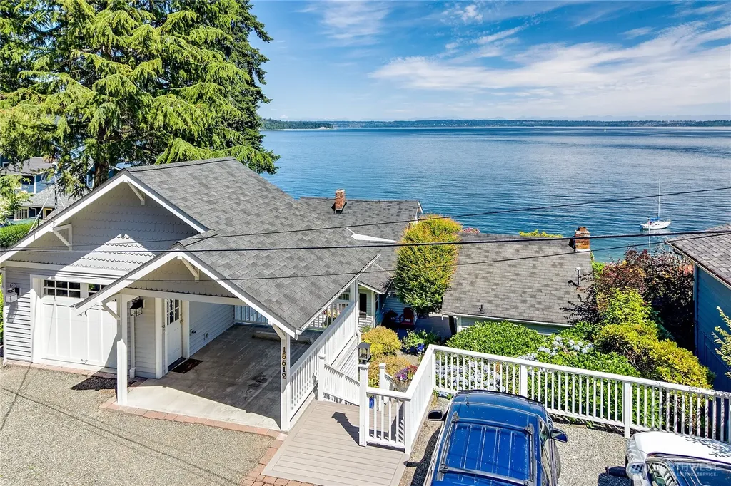 18512 Angeline Avenue NE Suquamish WA 98392