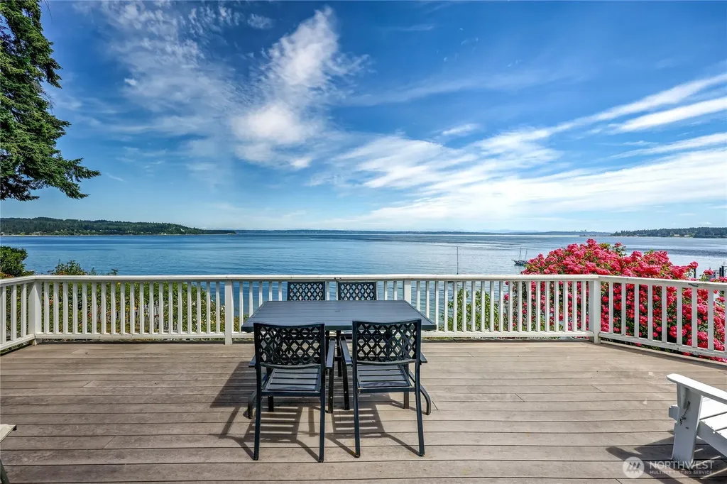 18512 Angeline Avenue NE Suquamish WA 98392