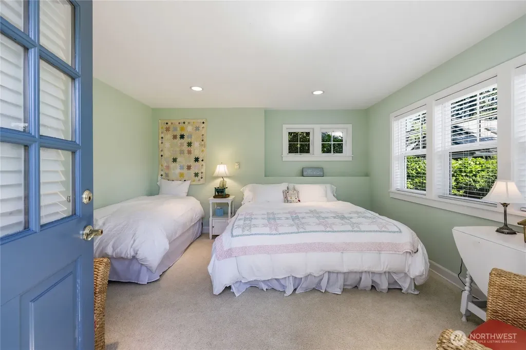 18512 Angeline Avenue NE Suquamish WA 98392