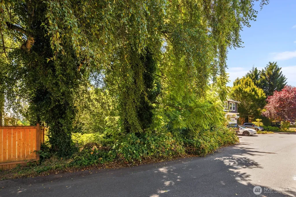 672 Lind Avenue NW Renton WA 98057