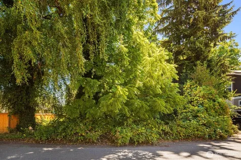 672 Lind Avenue NW Renton WA 98057
