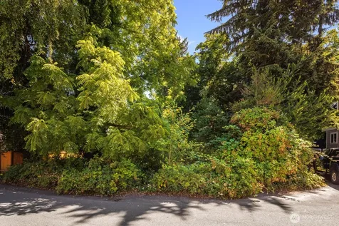 672 Lind Avenue NW Renton WA 98057