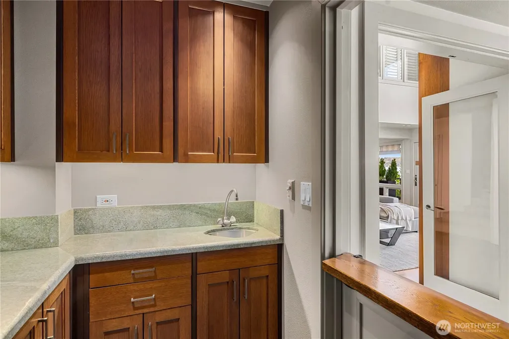 842 W Lake Sammamish Parkway SE Bellevue WA 98008