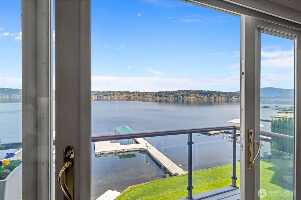 842 W Lake Sammamish Parkway SE Bellevue WA 98008