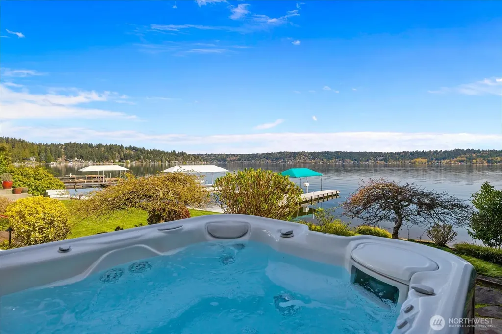 842 W Lake Sammamish Parkway SE Bellevue WA 98008