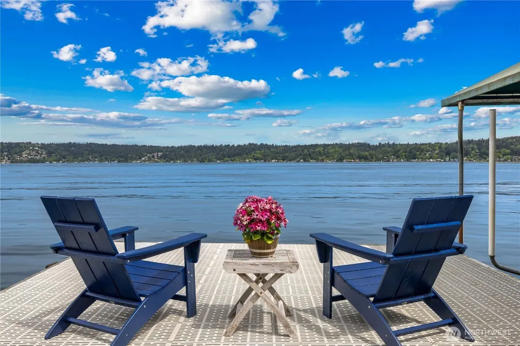 842 W Lake Sammamish Parkway SE Bellevue WA 98008