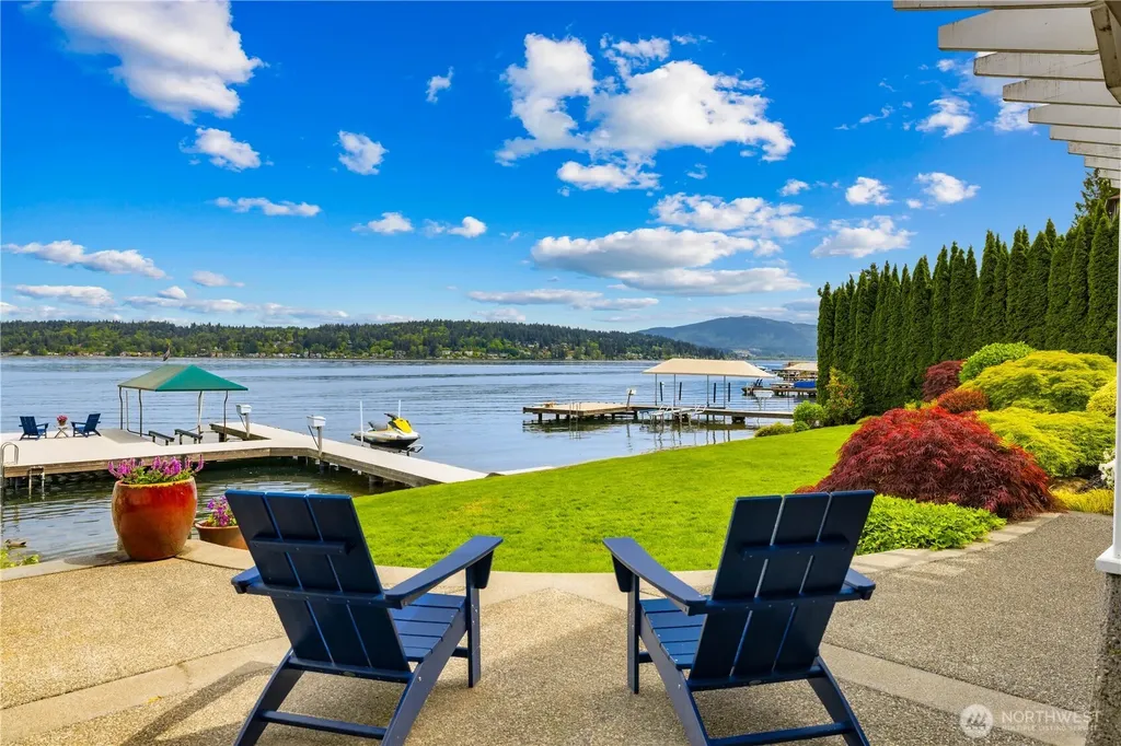 842 W Lake Sammamish Parkway SE Bellevue WA 98008