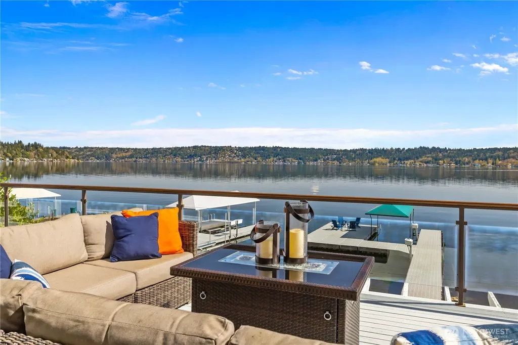 842 W Lake Sammamish Parkway SE Bellevue WA 98008