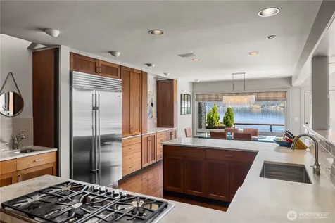 842 W Lake Sammamish Parkway SE Bellevue WA 98008