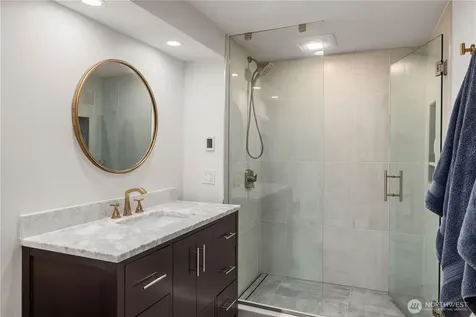 842 W Lake Sammamish Parkway SE Bellevue WA 98008