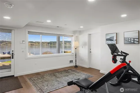 842 W Lake Sammamish Parkway SE Bellevue WA 98008