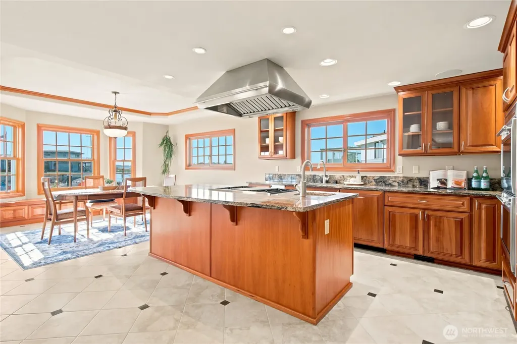 3640 S Shorewood Avenue Greenbank WA 98253