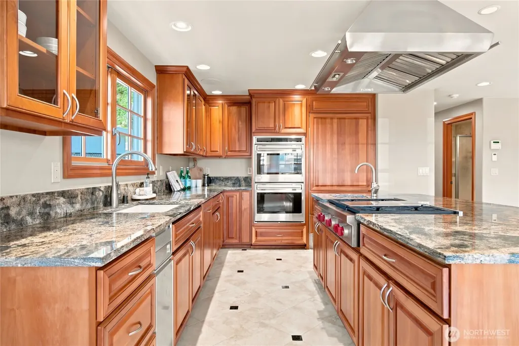 3640 S Shorewood Avenue Greenbank WA 98253