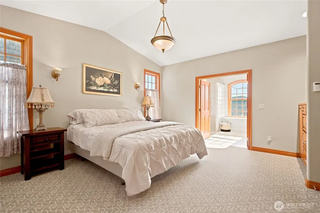 3640 S Shorewood Avenue Greenbank WA 98253