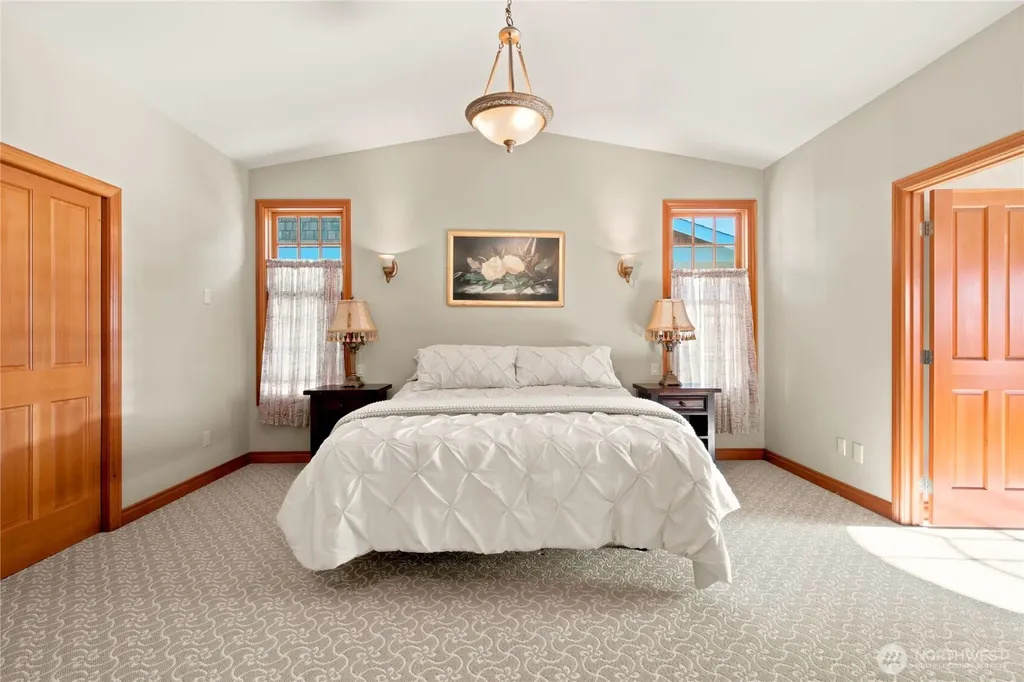 3640 S Shorewood Avenue Greenbank WA 98253