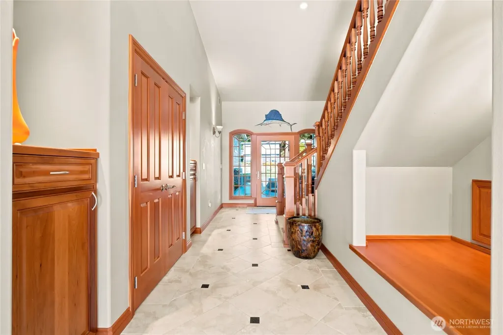 3640 S Shorewood Avenue Greenbank WA 98253