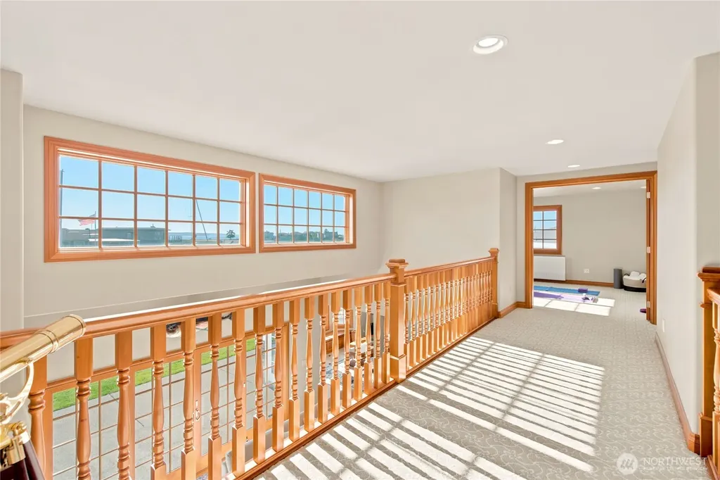 3640 S Shorewood Avenue Greenbank WA 98253