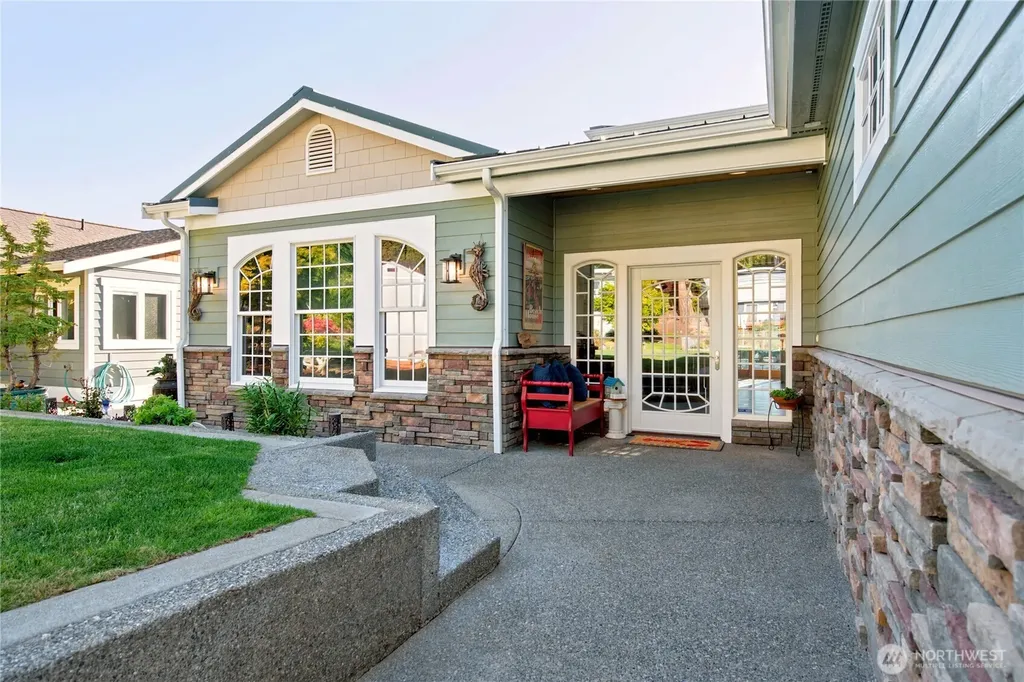 3640 S Shorewood Avenue Greenbank WA 98253