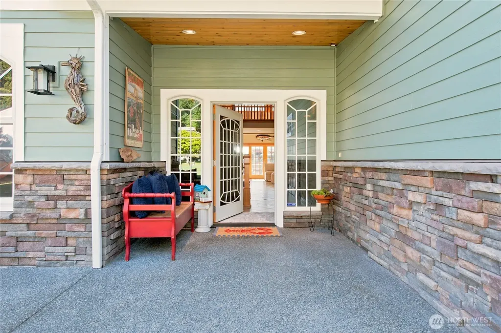 3640 S Shorewood Avenue Greenbank WA 98253