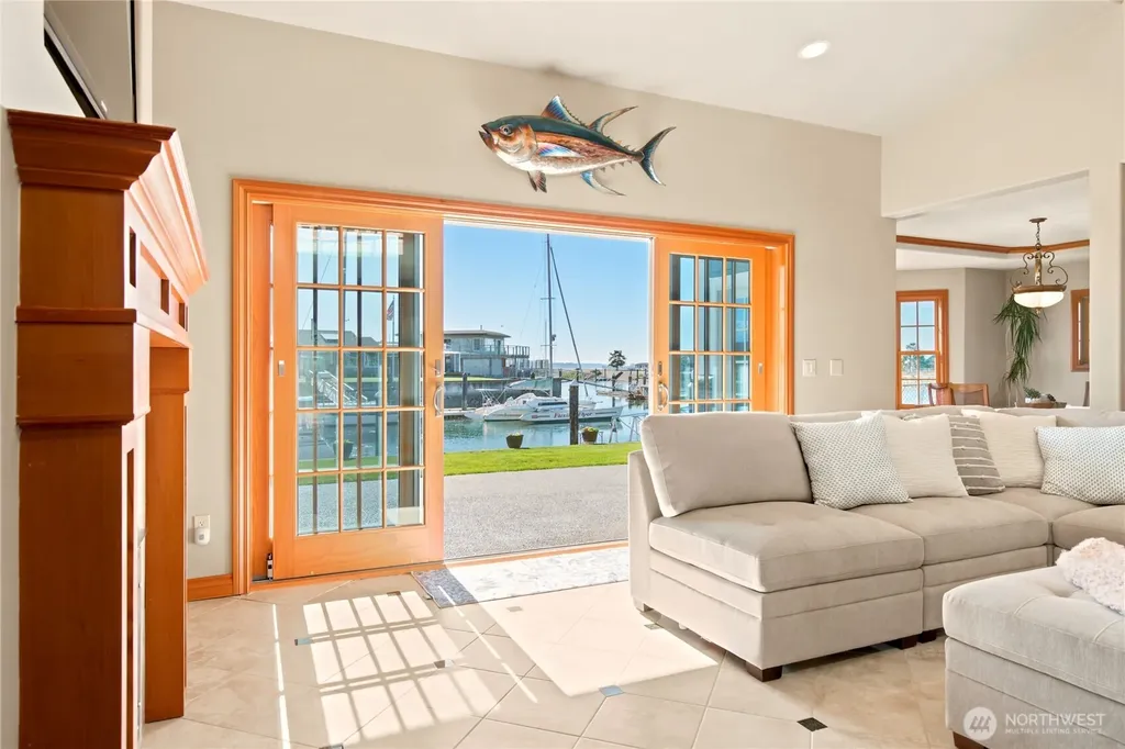 3640 S Shorewood Avenue Greenbank WA 98253