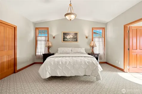 3640 S Shorewood Avenue Greenbank WA 98253
