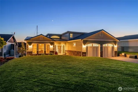 3640 S Shorewood Avenue Greenbank WA 98253