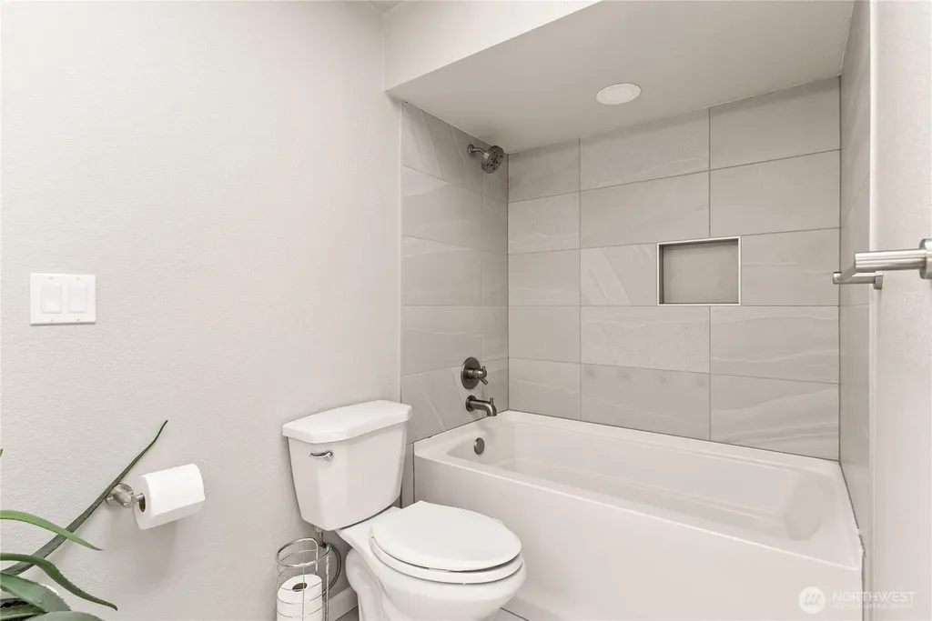 27613 188th Place SE Kent WA 98042