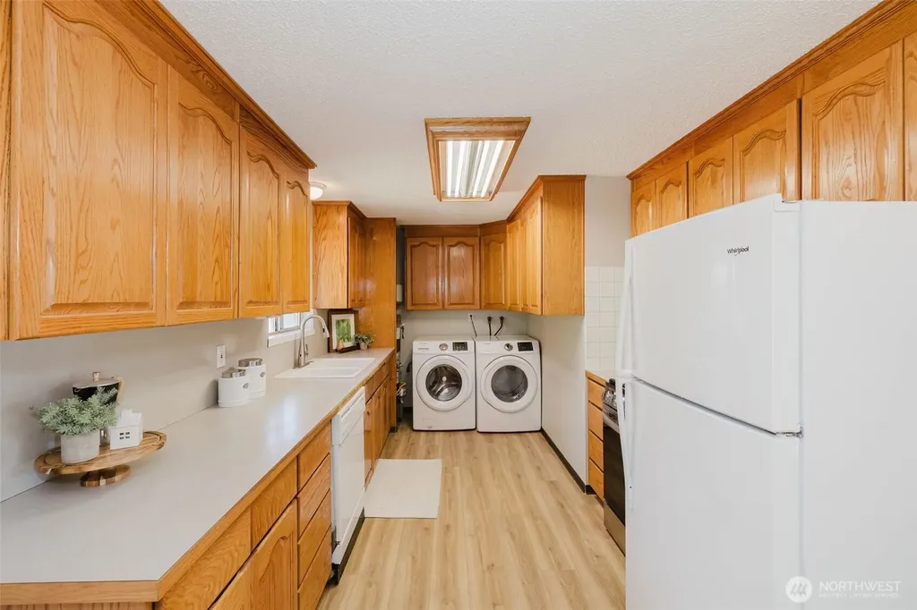 12712 1st Avenue Ct E Tacoma WA 98445