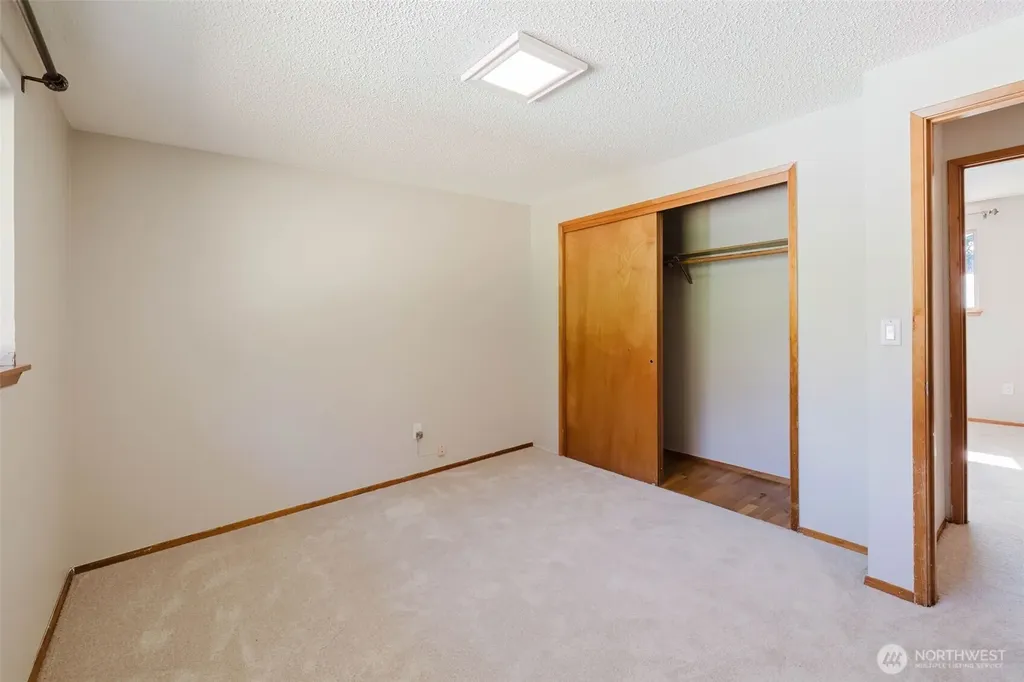 12712 1st Avenue Ct E Tacoma WA 98445