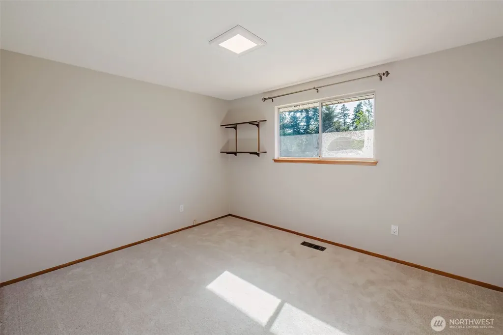 12712 1st Avenue Ct E Tacoma WA 98445