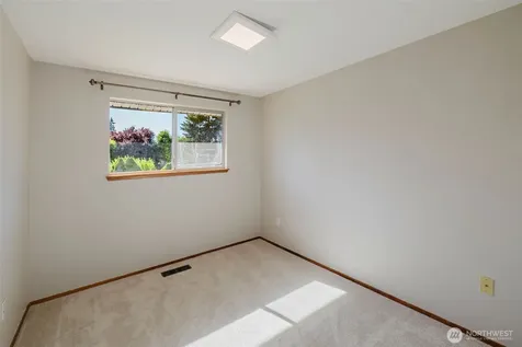 12712 1st Avenue Ct E Tacoma WA 98445