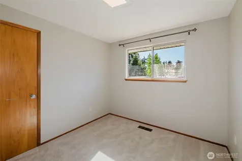 12712 1st Avenue Ct E Tacoma WA 98445
