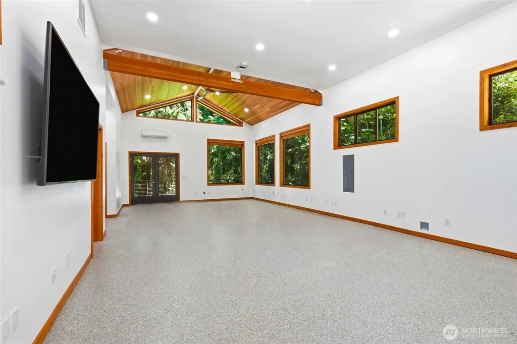 6420 282nd Avenue SE Issaquah WA 98027