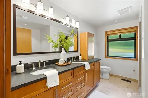 6420 282nd Avenue SE Issaquah WA 98027